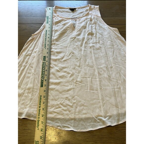 Torrid Top Sleeveless Size 00 Blouse Semi-Sheer V-Neck Pullover Lightweight City - Picture 3 of 8